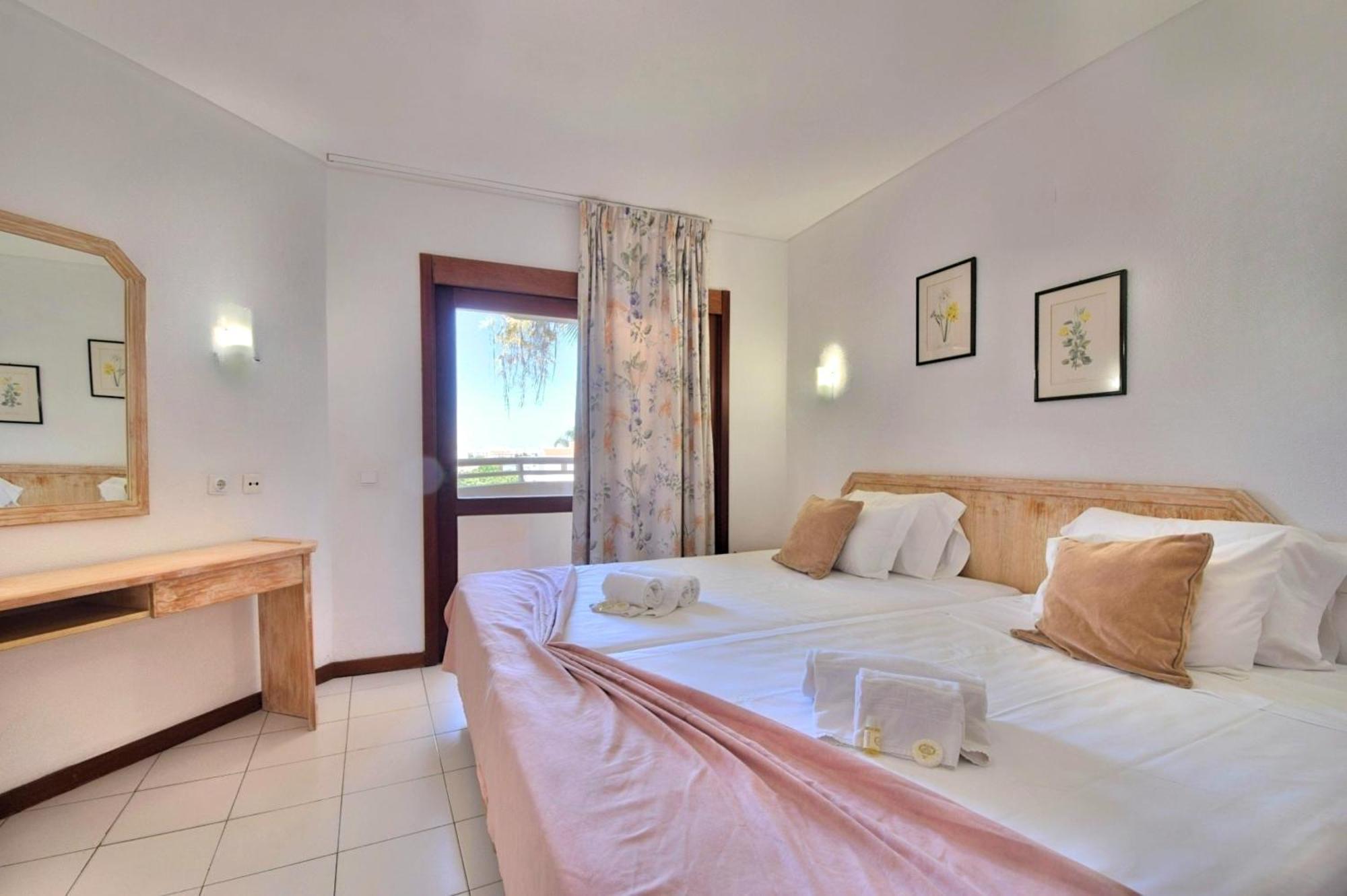 Bellavista Avenida By Beguest Aparthotel อัลบูเฟรา ภายนอก รูปภาพ